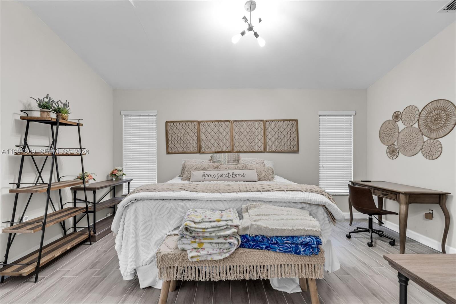 PEMBROKE POINTE - Residential