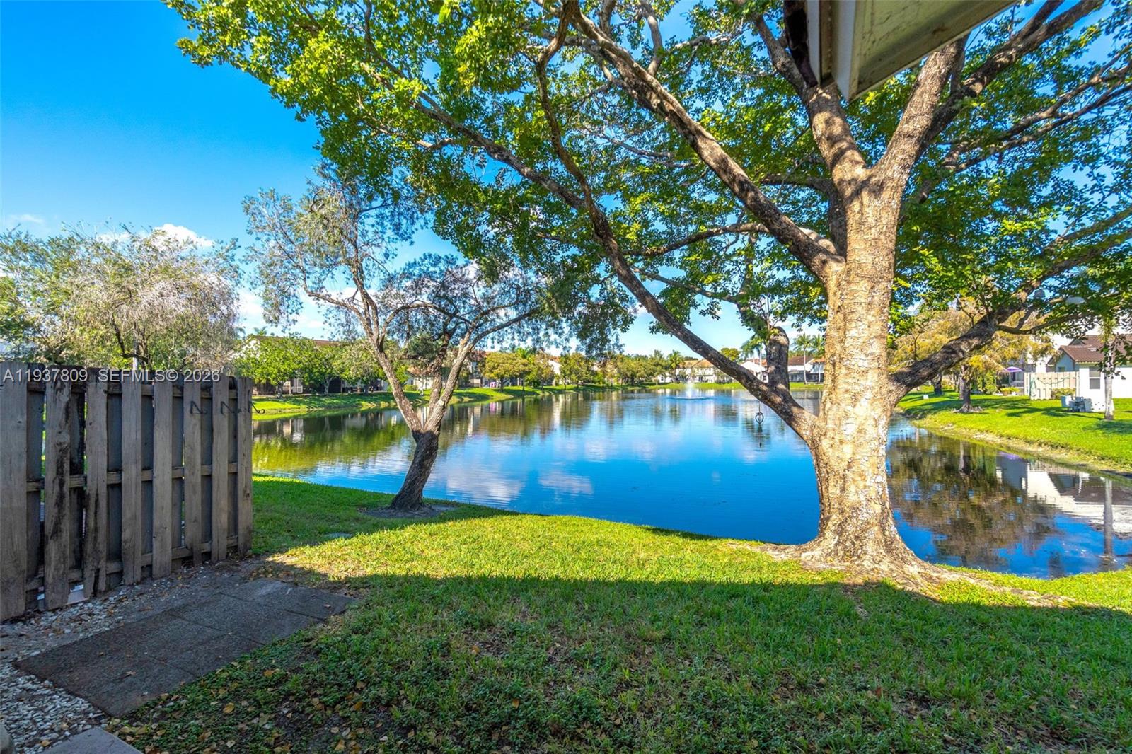 PEMBROKE POINTE - Residential