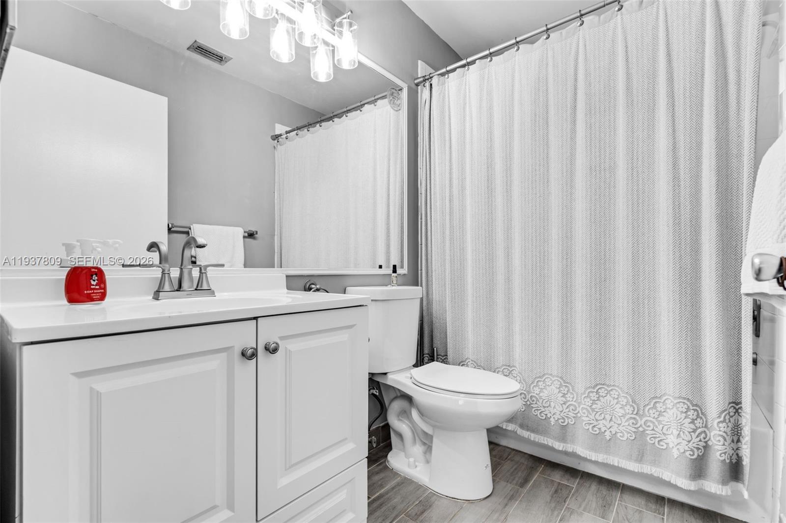 PEMBROKE POINTE - Residential