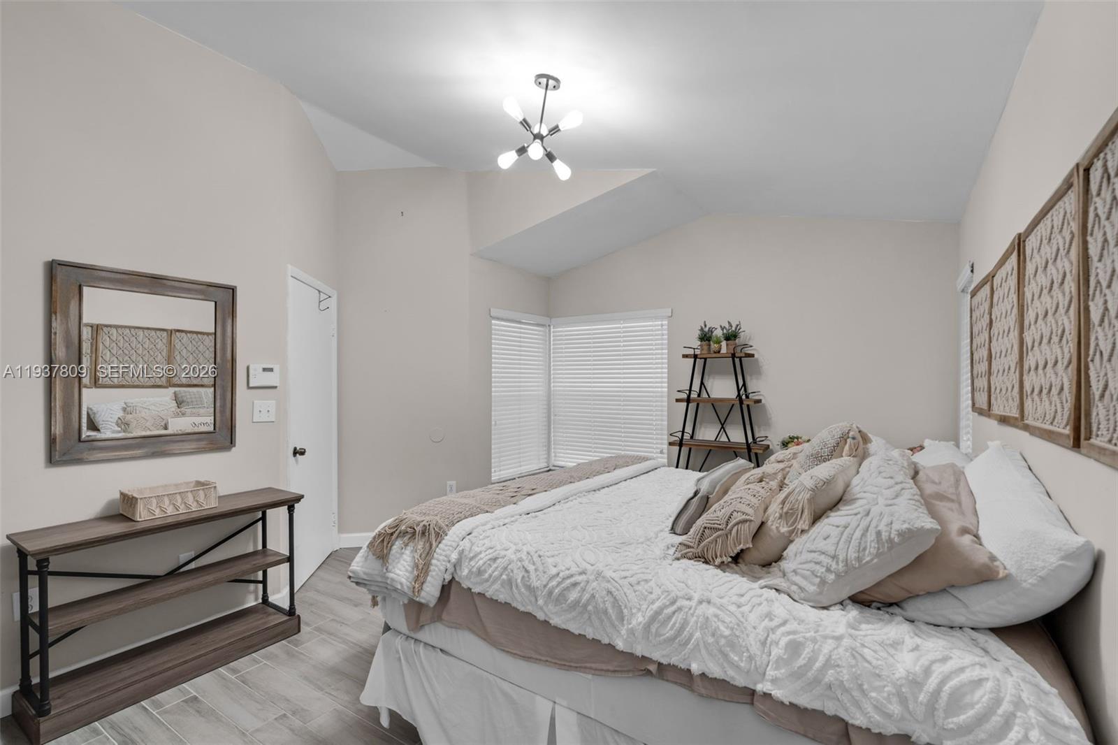 PEMBROKE POINTE - Residential