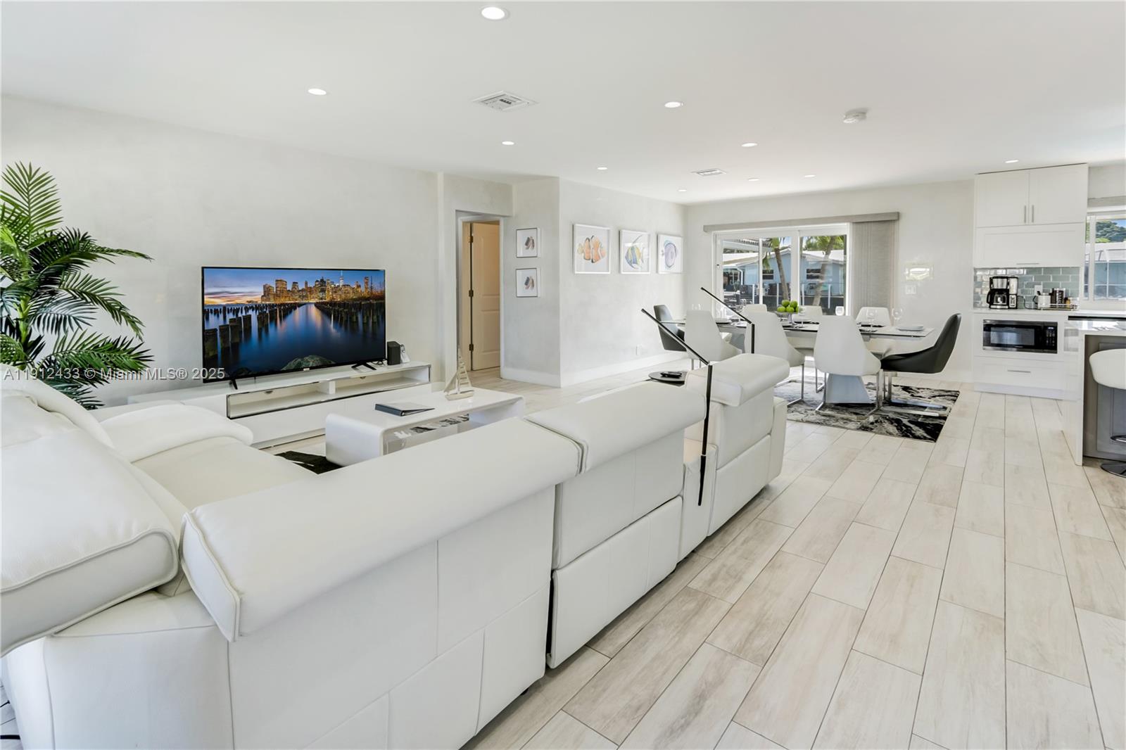 CORAL RIDGE ISLES - Residential