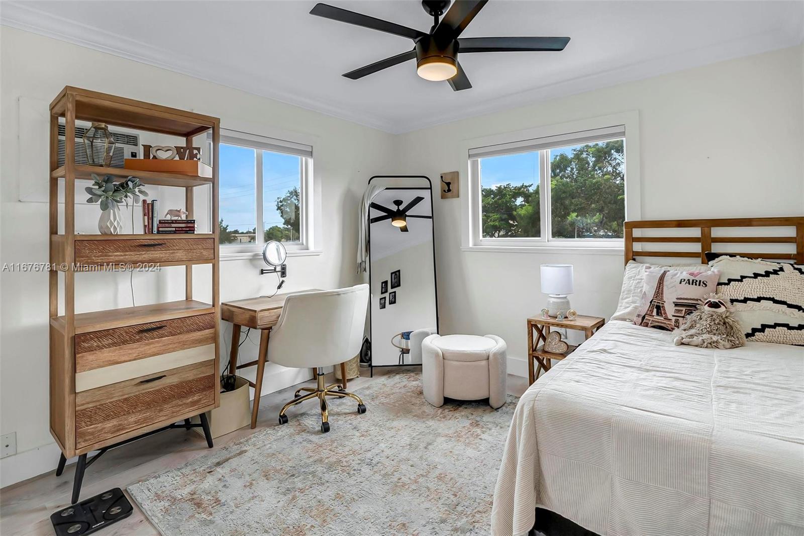 PALM SPRINGS NORTH SEC D - Residential Lease