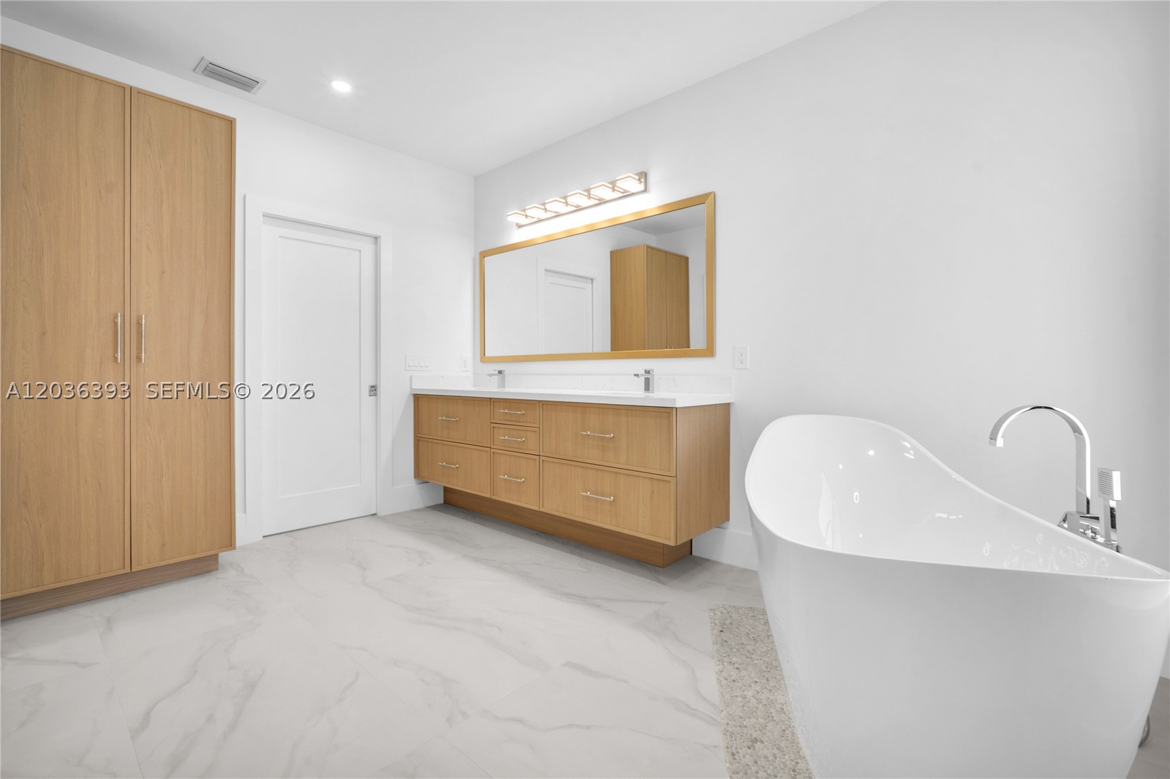 SILVER PALM CITY - Residential