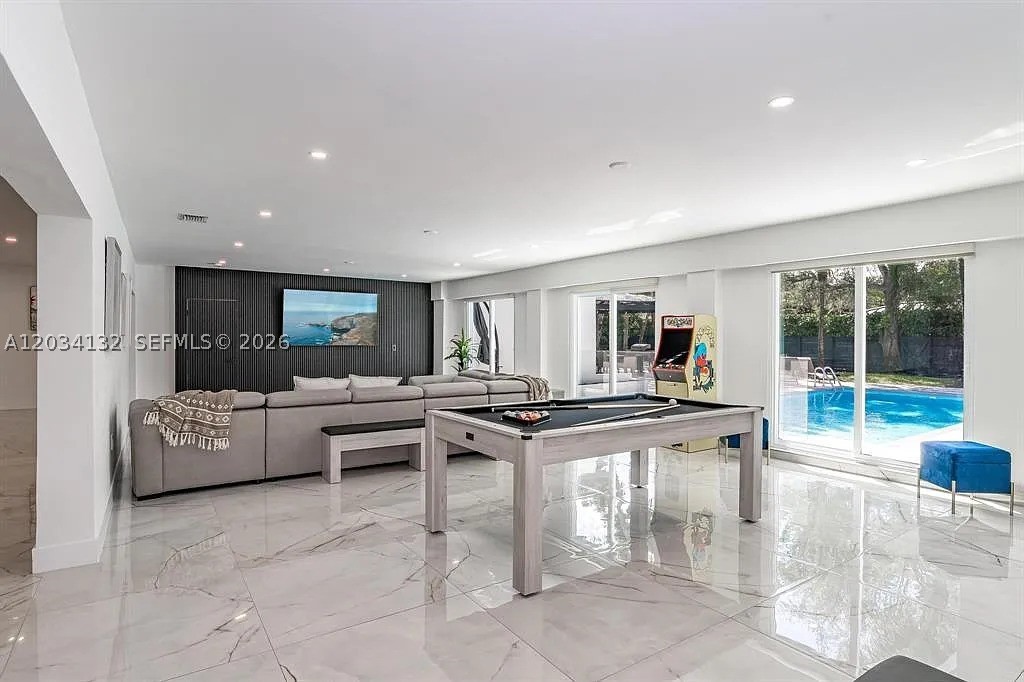 ALAN GROVE ESTATES FIRST - Residential