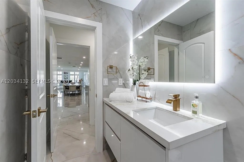 ALAN GROVE ESTATES FIRST - Residential