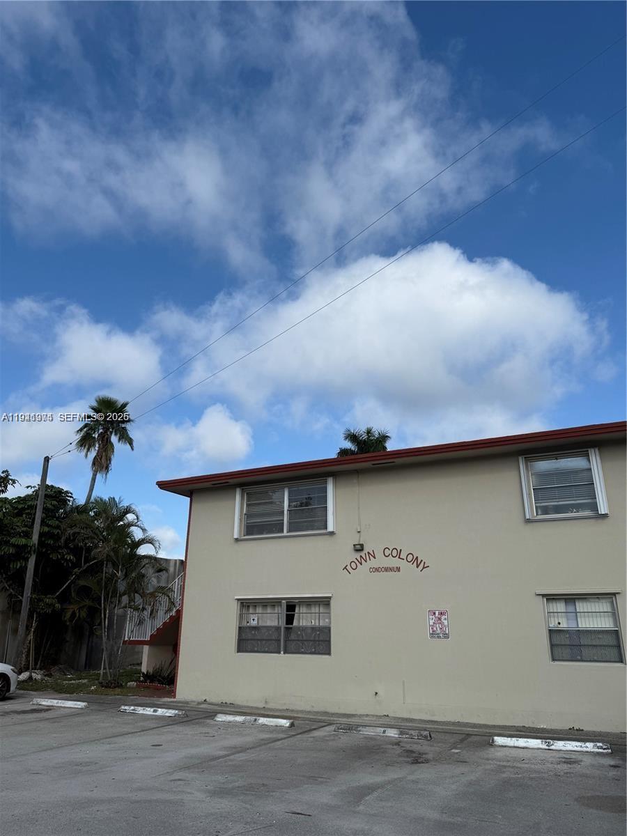 TOWN COLONY CONDO - Residential