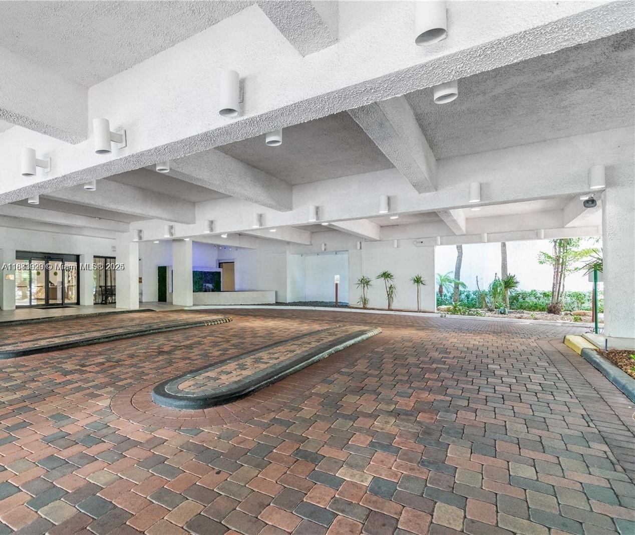 DELVISTA TOWERS CONDO - Residential