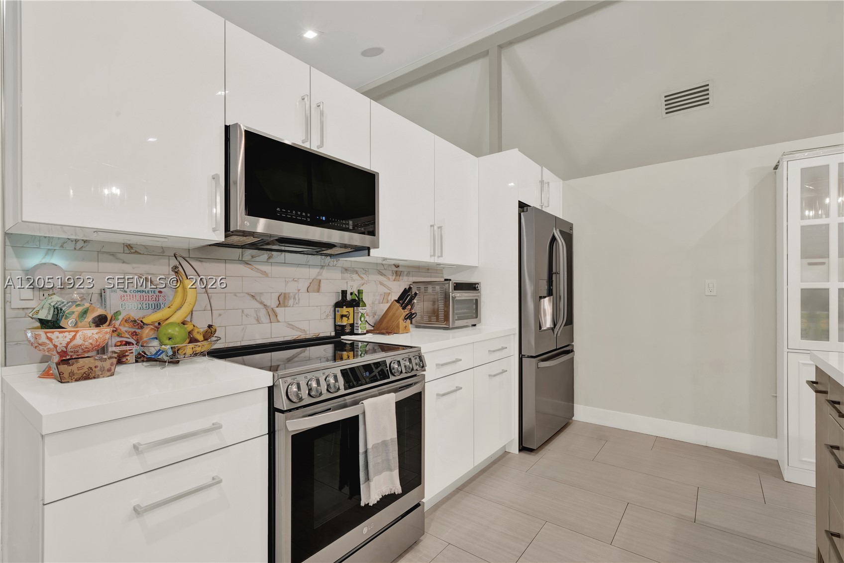 CALUSA CLUB ESTATES 5TH A - Residential