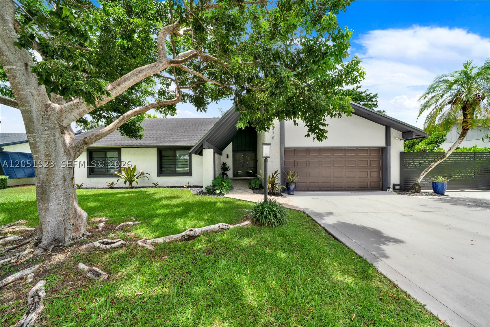 CALUSA CLUB ESTATES 5TH A - Residential