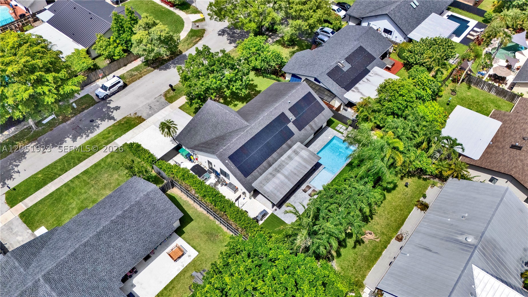 CALUSA CLUB ESTATES 5TH A - Residential