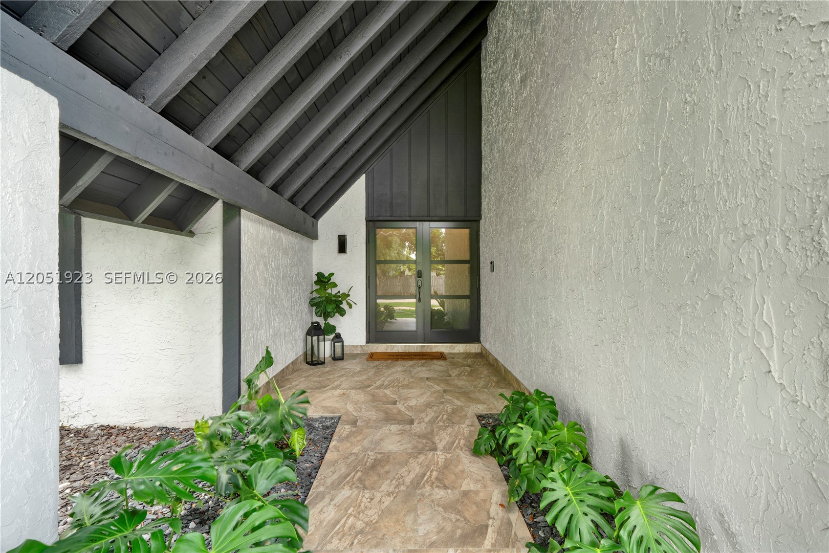 CALUSA CLUB ESTATES 5TH A - Residential