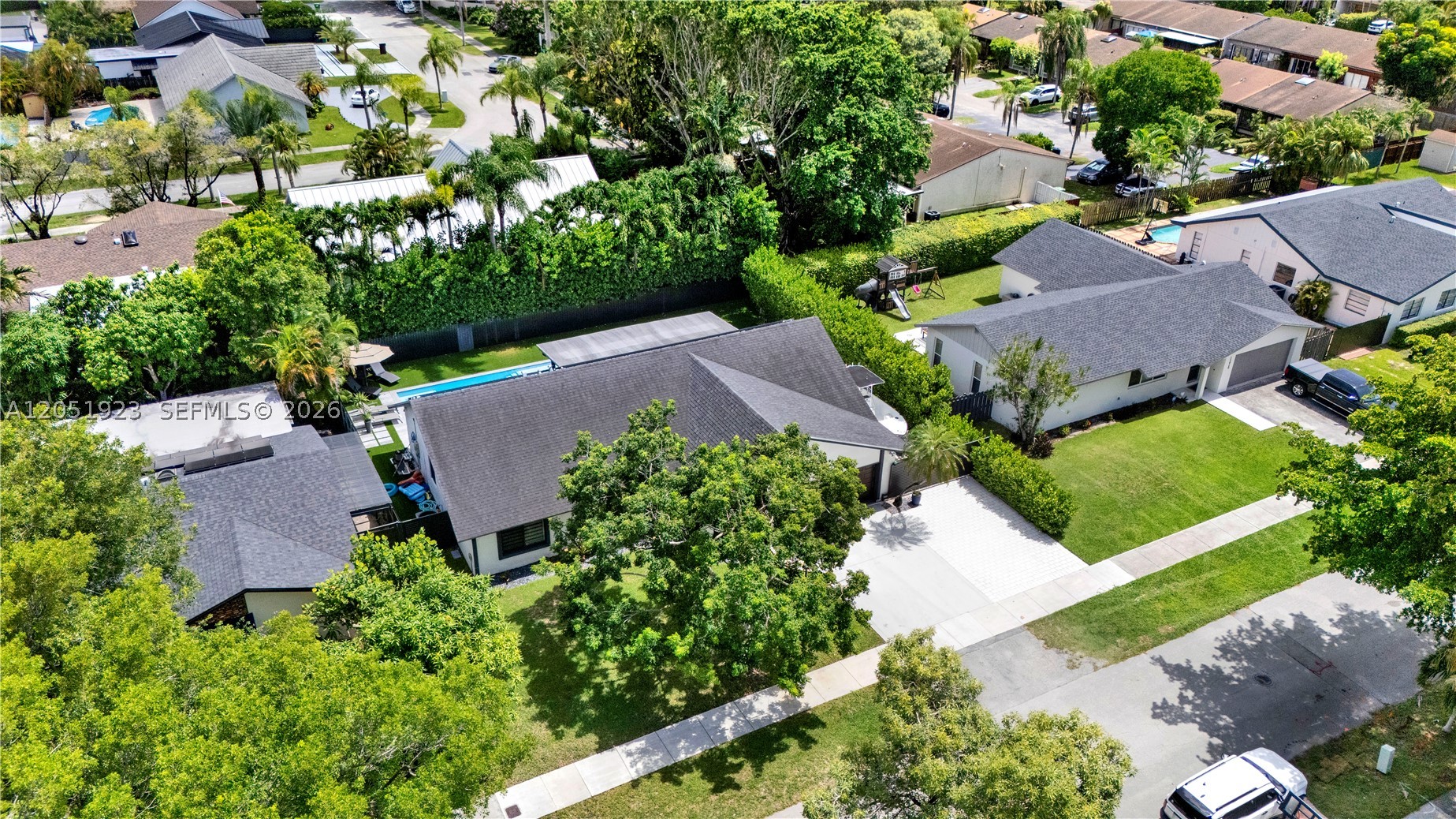 CALUSA CLUB ESTATES 5TH A - Residential