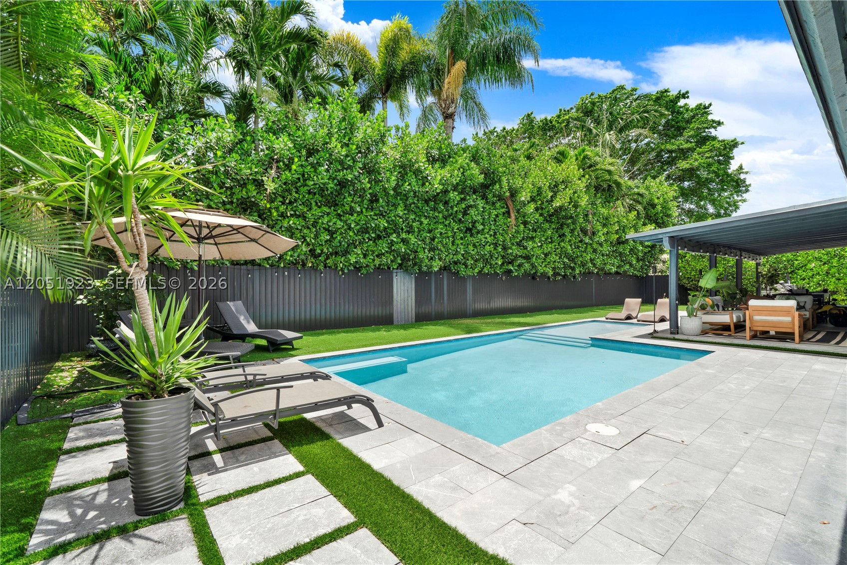 CALUSA CLUB ESTATES 5TH A - Residential