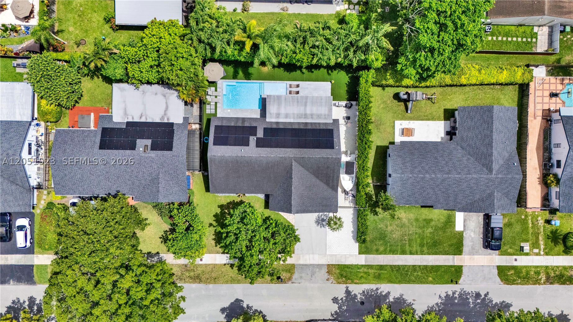 CALUSA CLUB ESTATES 5TH A - Residential