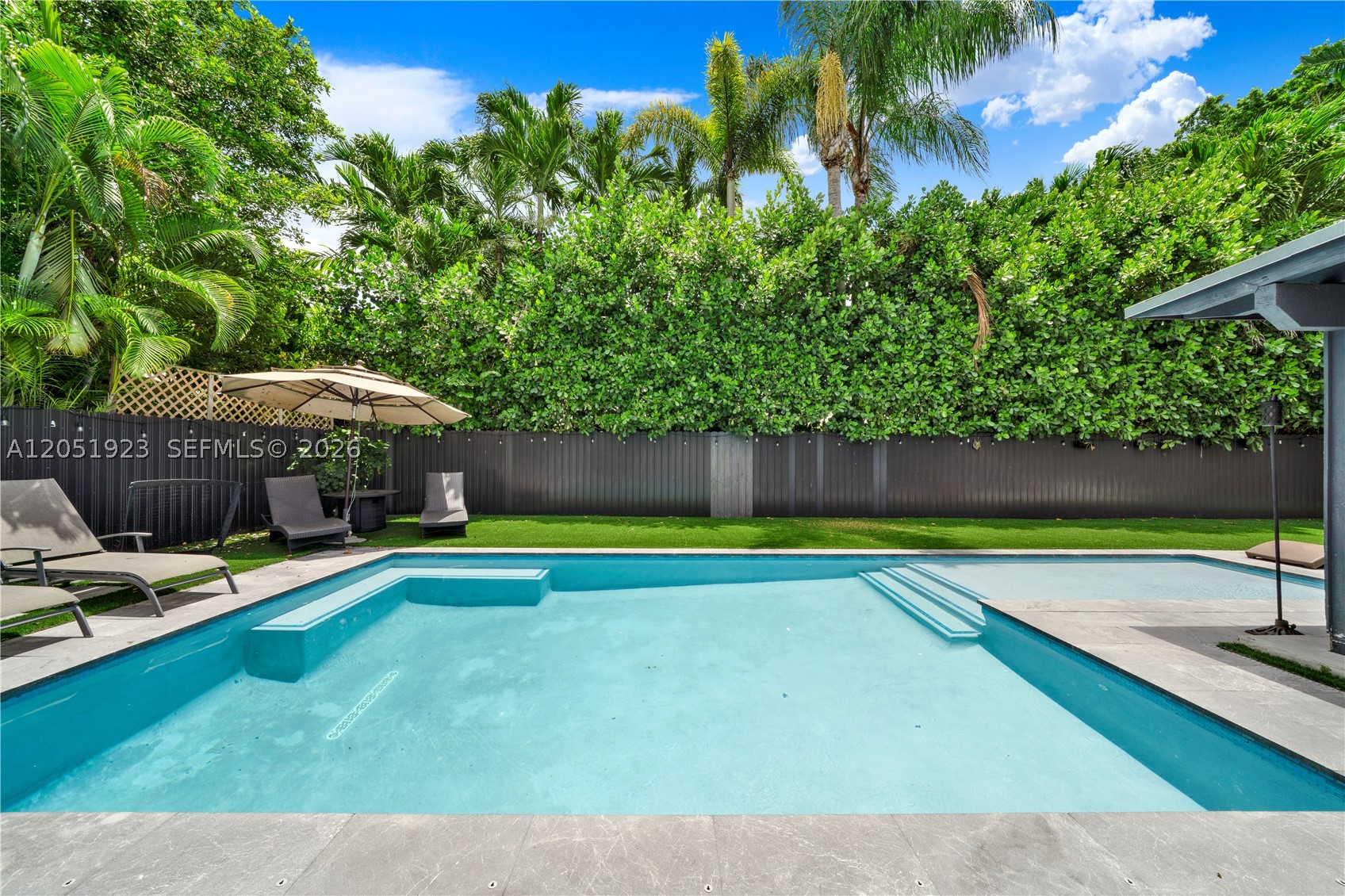 CALUSA CLUB ESTATES 5TH A - Residential