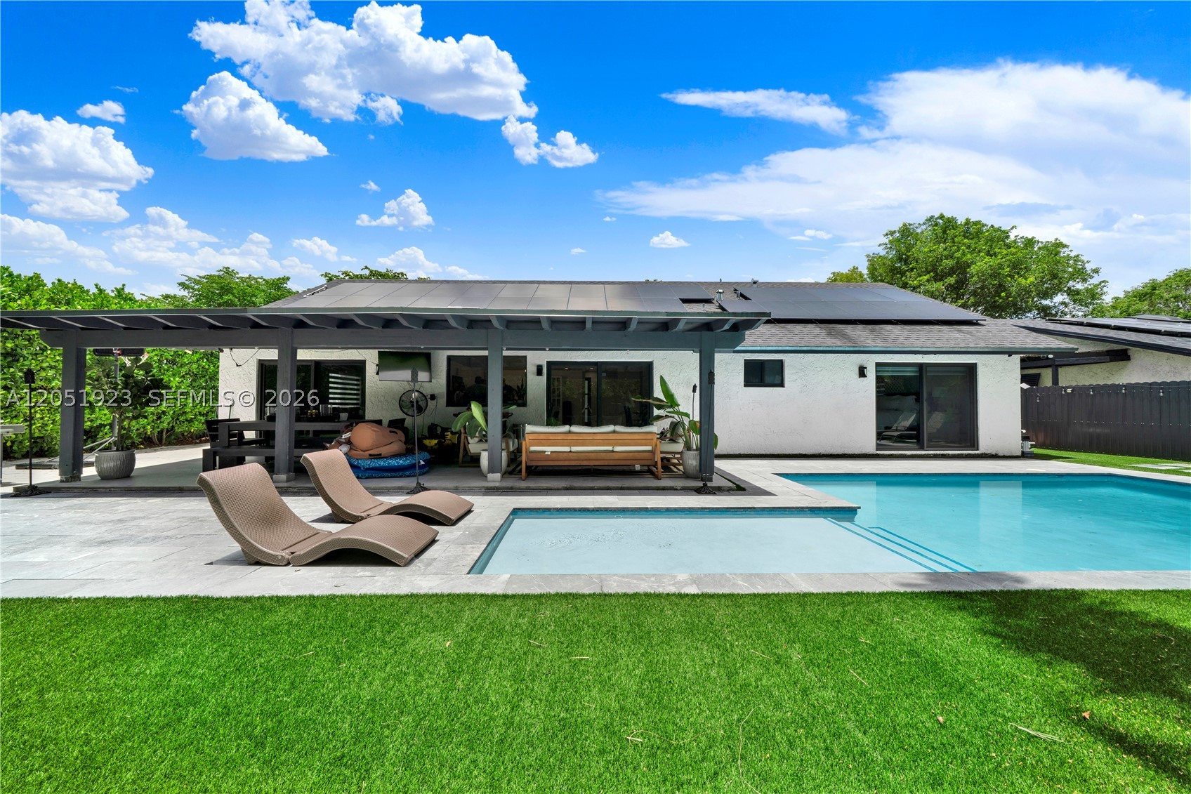 CALUSA CLUB ESTATES 5TH A - Residential