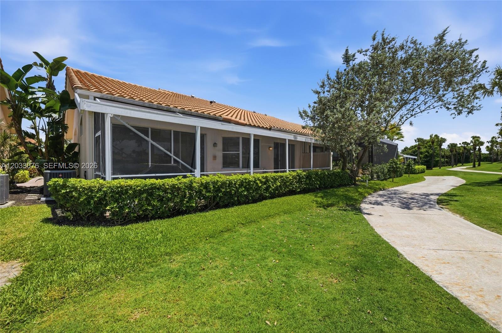 IBIS GOLF AND COUNTRY CLU - Residential Lease