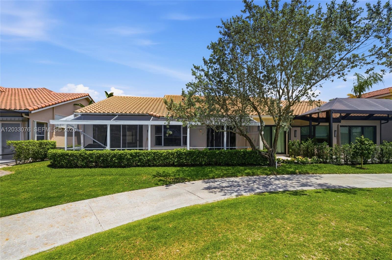 IBIS GOLF AND COUNTRY CLU - Residential Lease