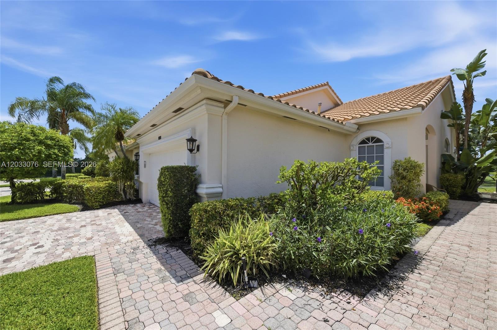 IBIS GOLF AND COUNTRY CLU - Residential Lease