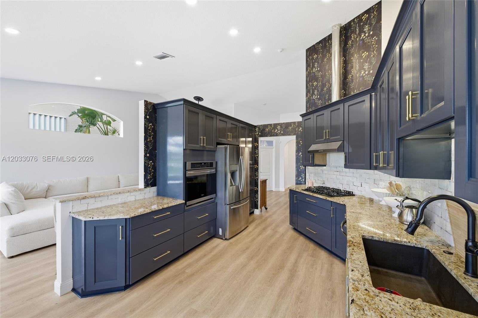 IBIS GOLF AND COUNTRY CLU - Residential Lease