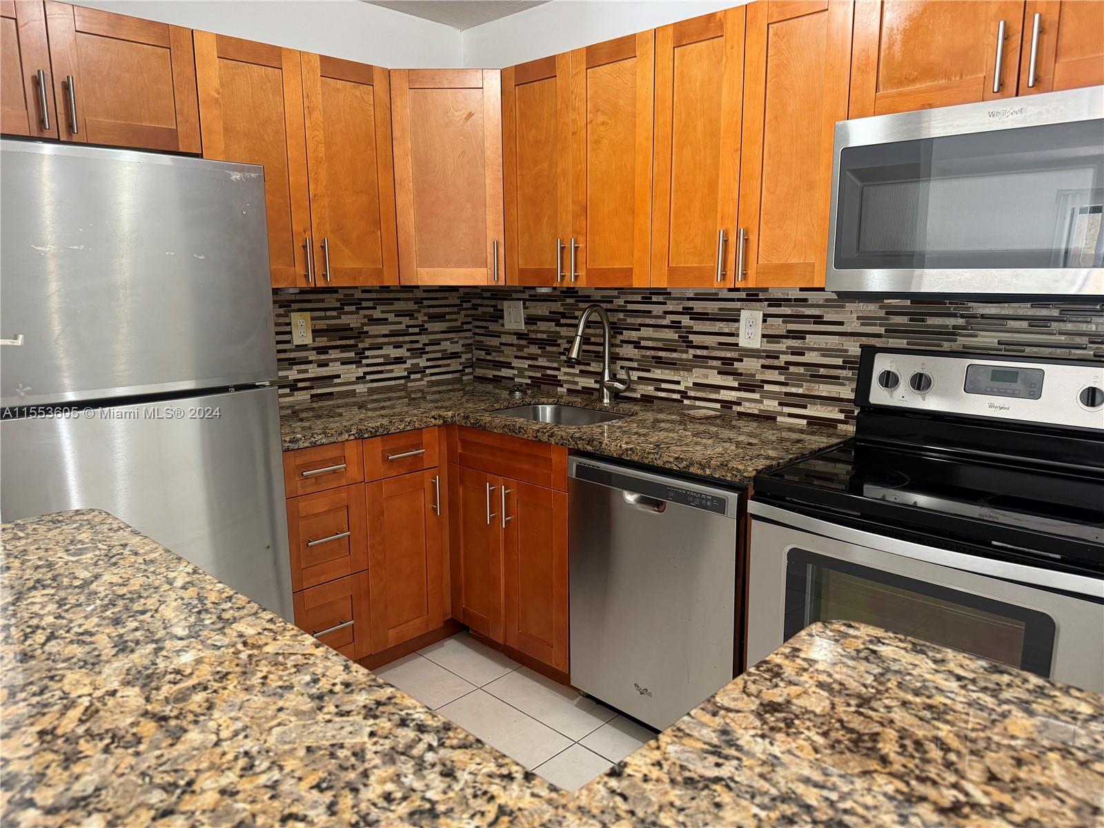 THE COURTS AT KENDALL CON - Residential Lease