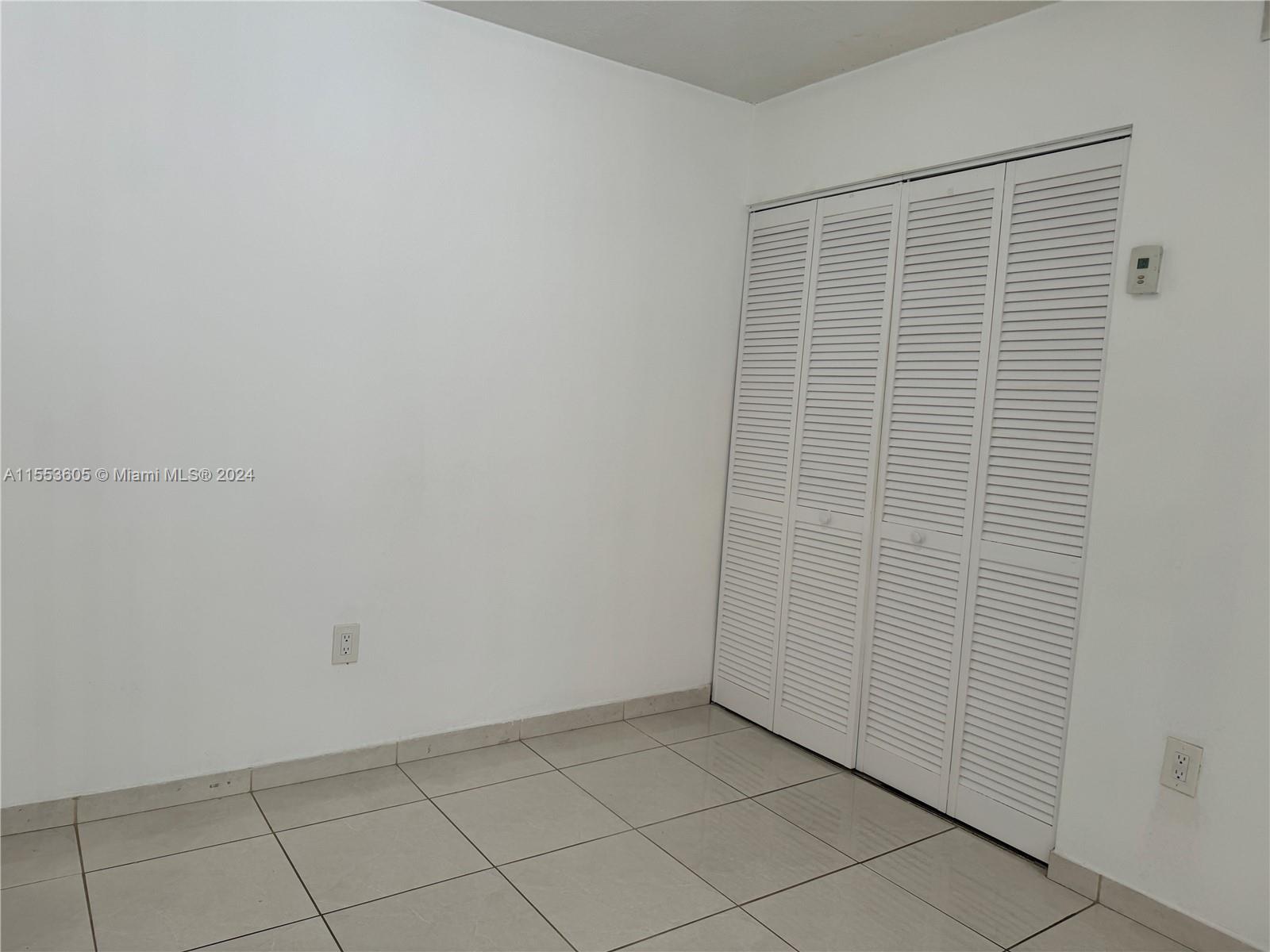 THE COURTS AT KENDALL CON - Residential Lease