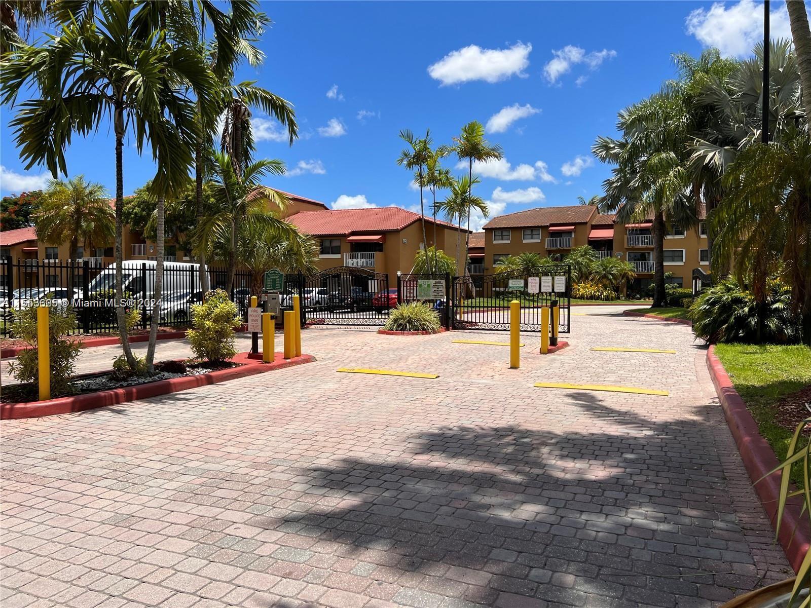 THE COURTS AT KENDALL CON - Residential Lease