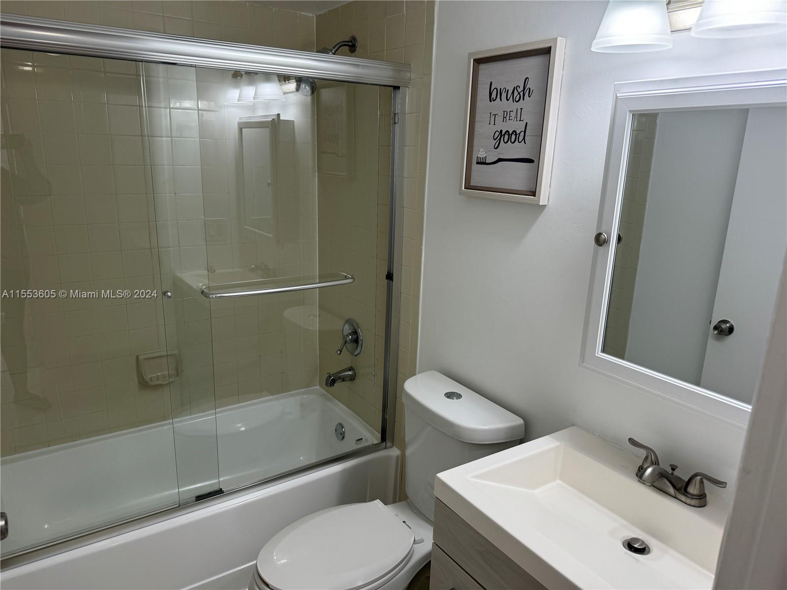 THE COURTS AT KENDALL CON - Residential Lease