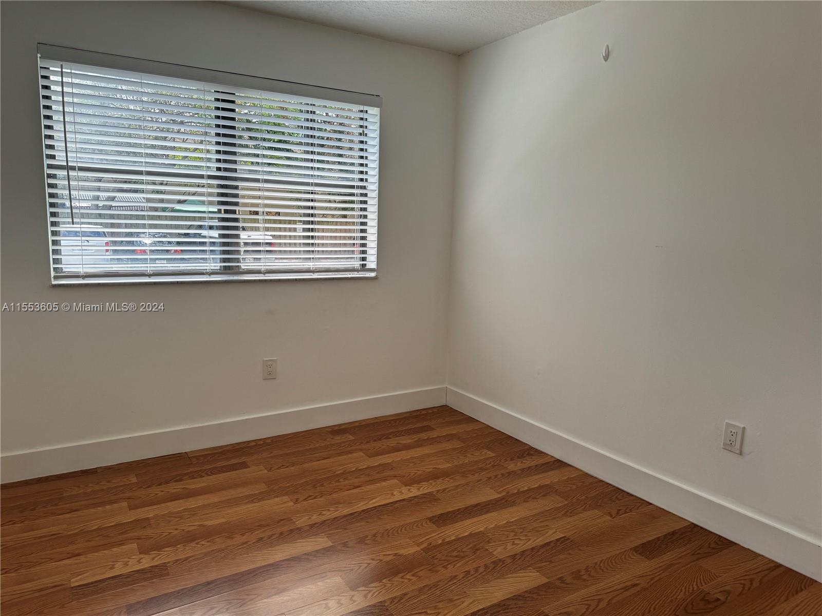 THE COURTS AT KENDALL CON - Residential Lease