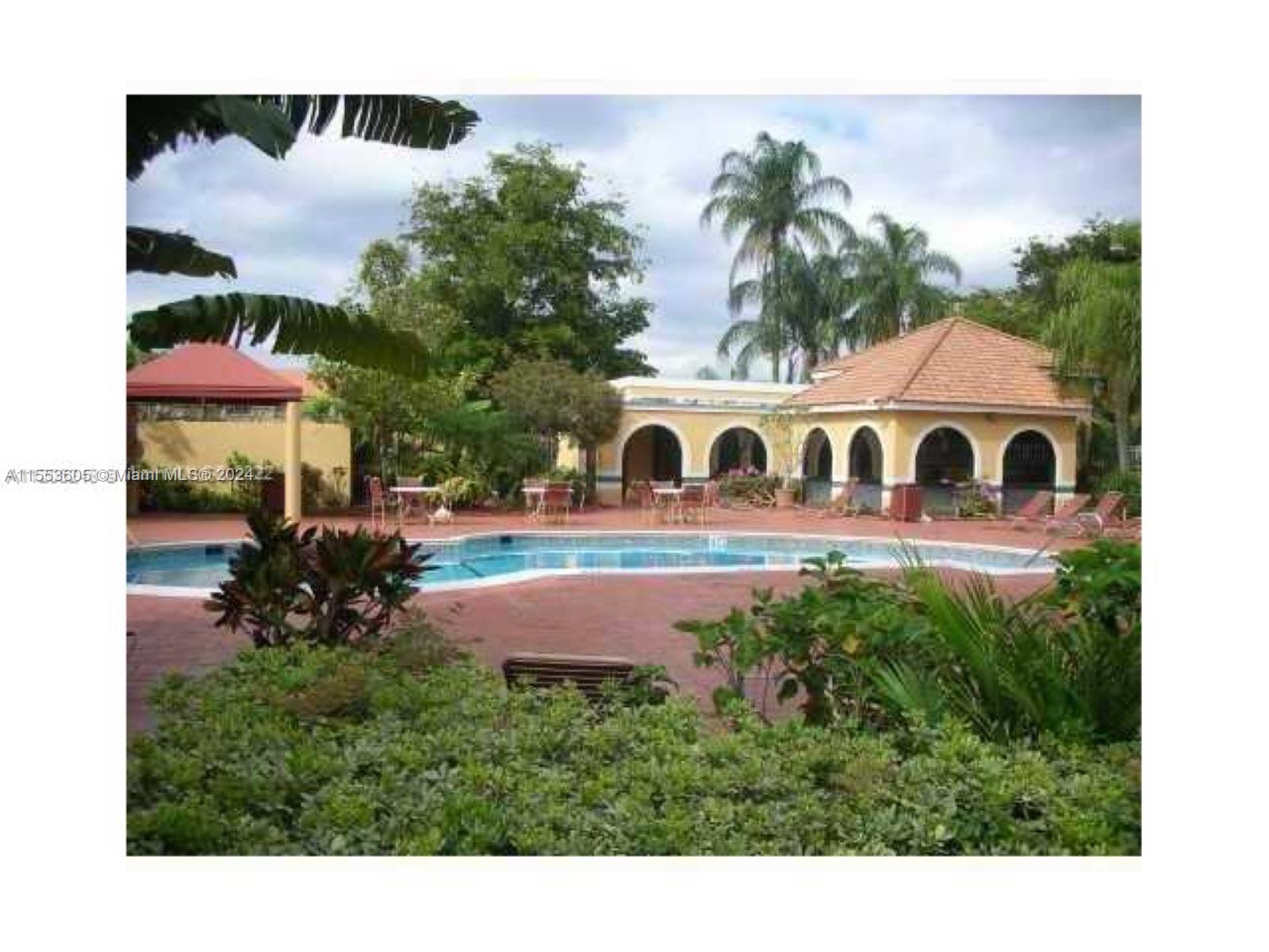 THE COURTS AT KENDALL CON - Residential Lease