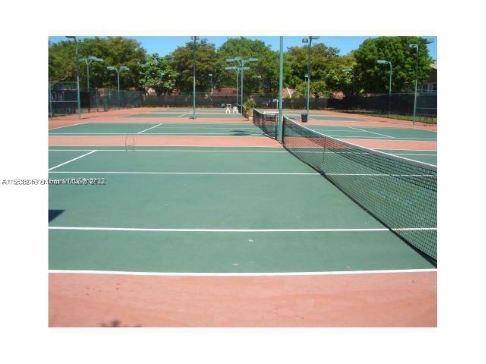THE COURTS AT KENDALL CON - Residential Lease
