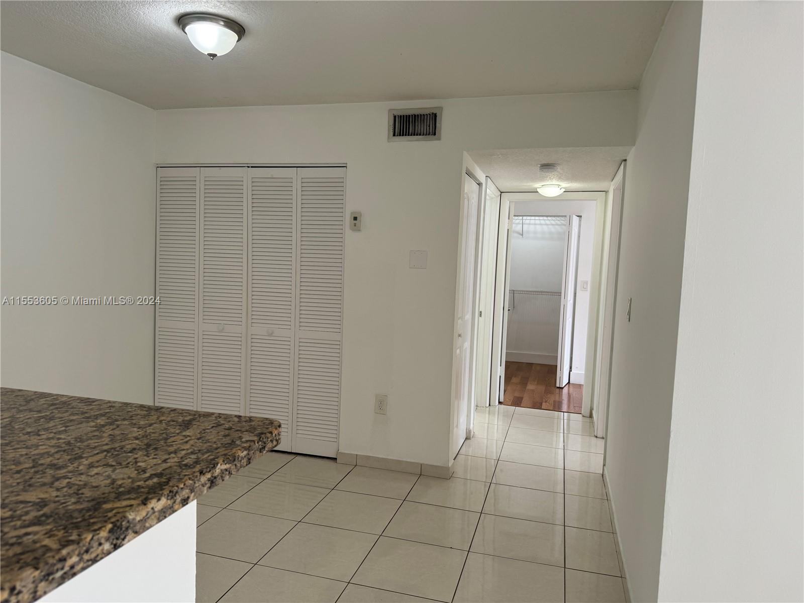 THE COURTS AT KENDALL CON - Residential Lease