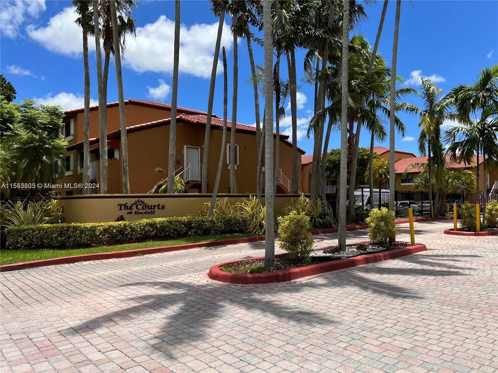 THE COURTS AT KENDALL CON - Residential Lease