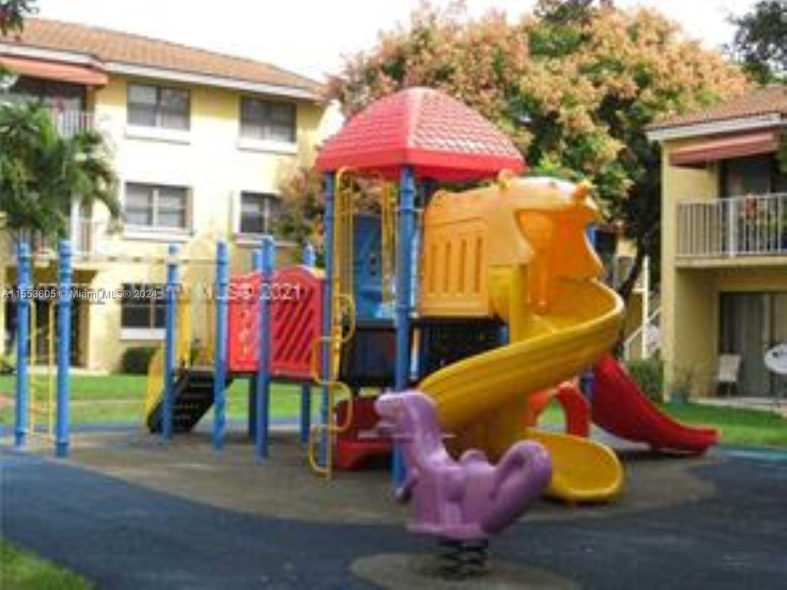 THE COURTS AT KENDALL CON - Residential Lease