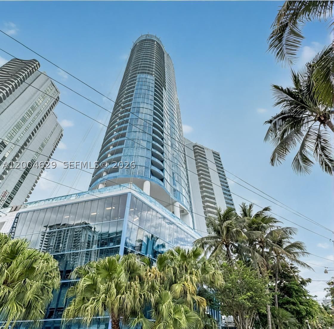 LAS OLAS RIVER HOUSE COND - Residential
