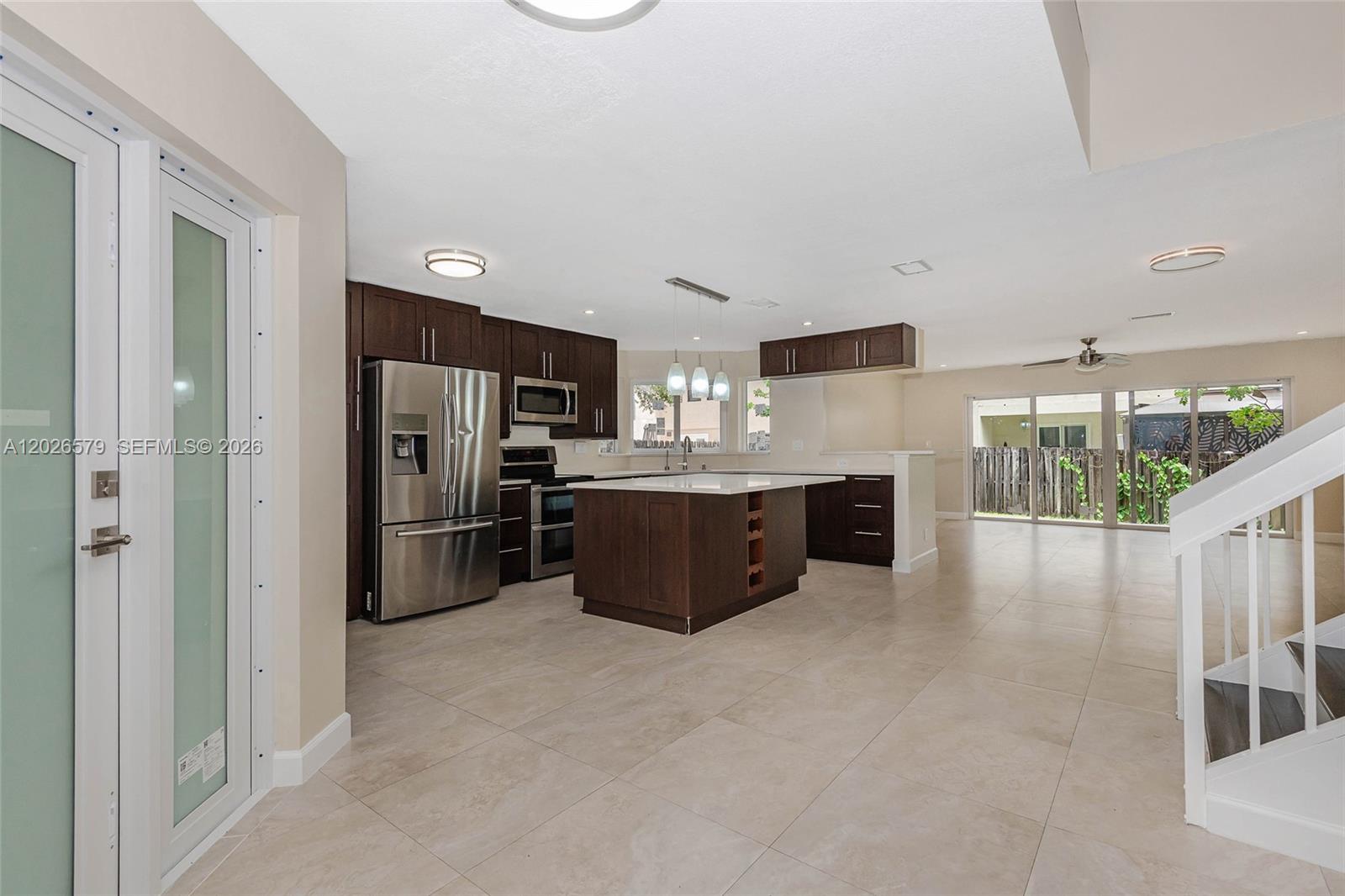 HOLLYWOOD GARDENS - Residential Lease