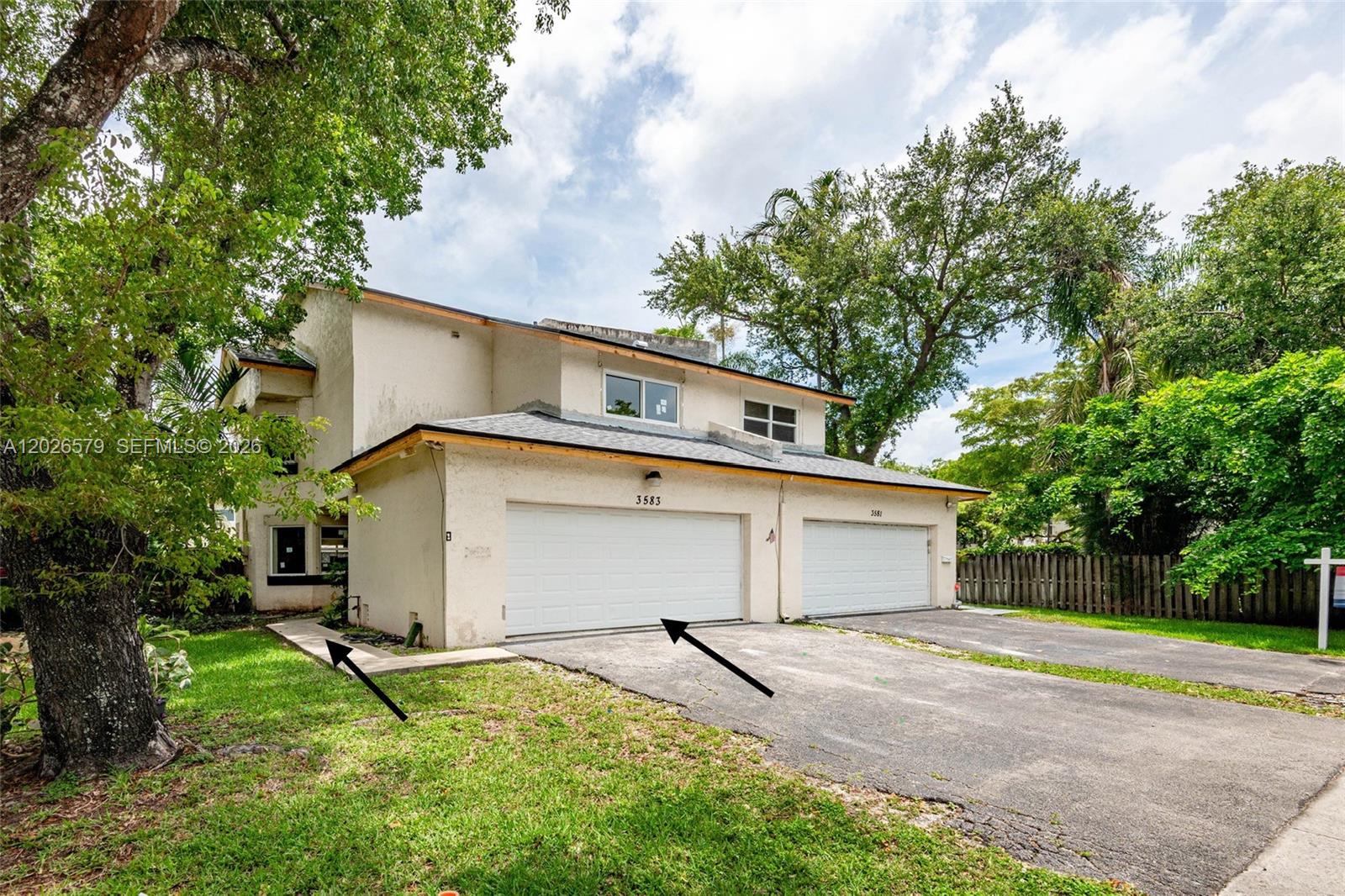 HOLLYWOOD GARDENS - Residential Lease
