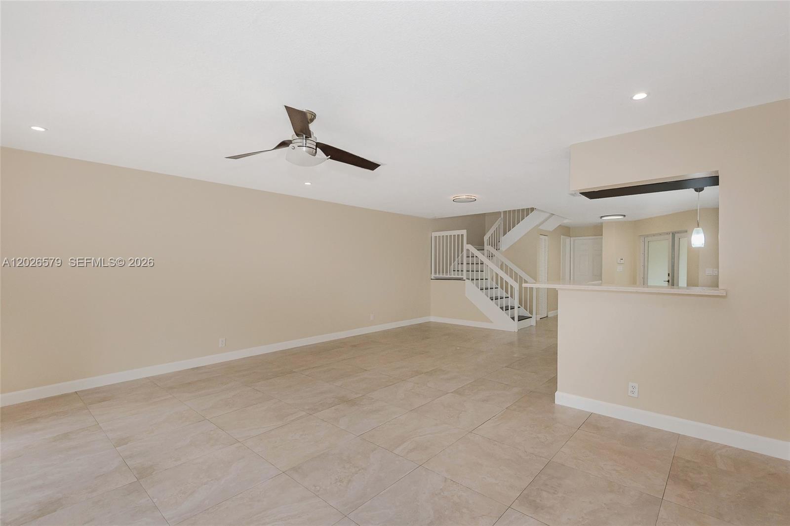 HOLLYWOOD GARDENS - Residential Lease