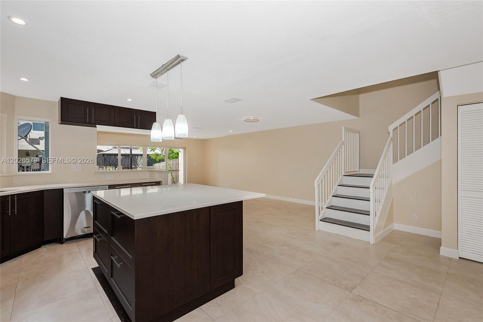 HOLLYWOOD GARDENS - Residential Lease