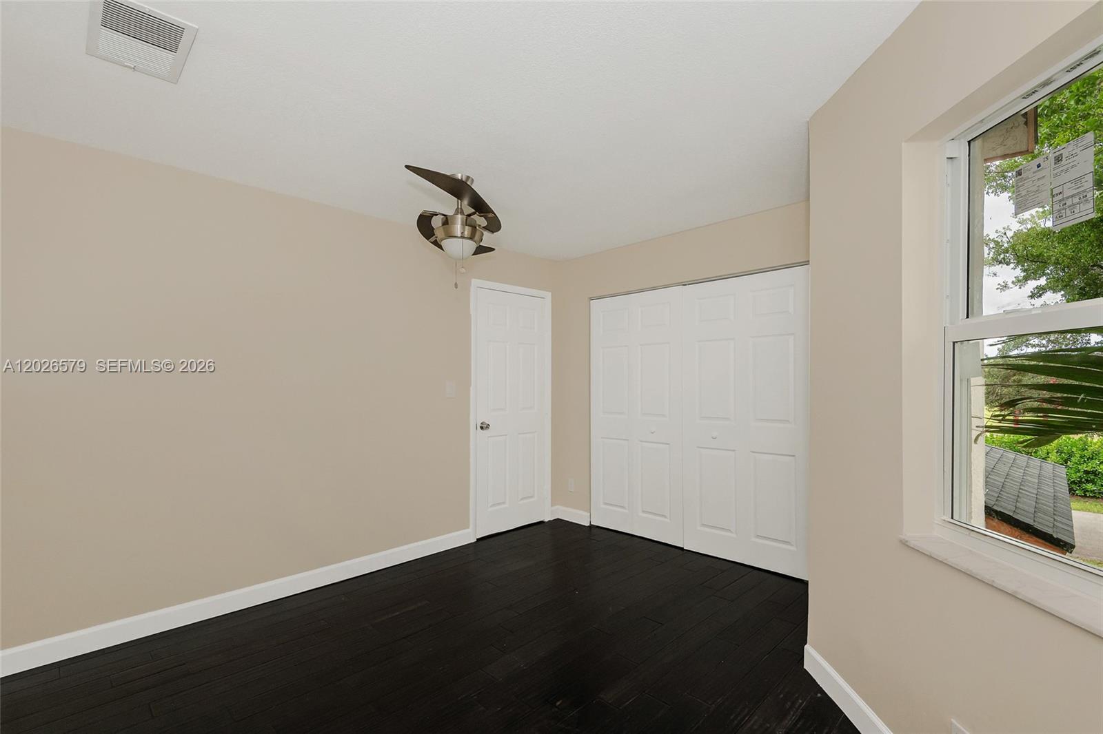 HOLLYWOOD GARDENS - Residential Lease