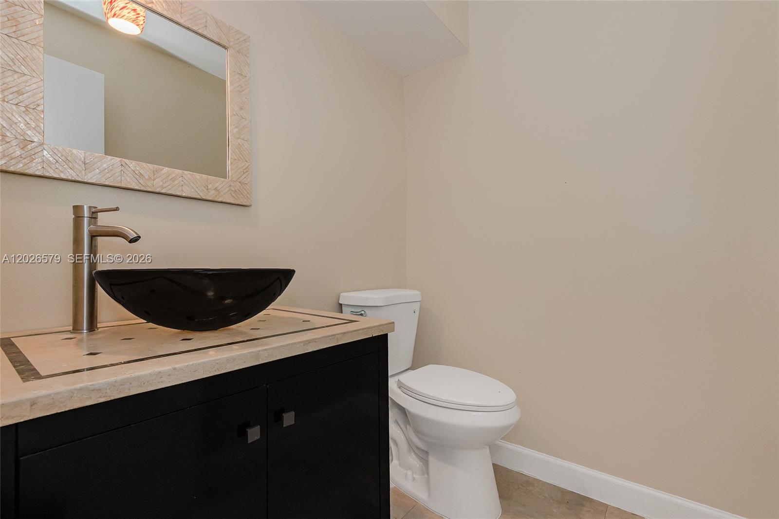 HOLLYWOOD GARDENS - Residential Lease