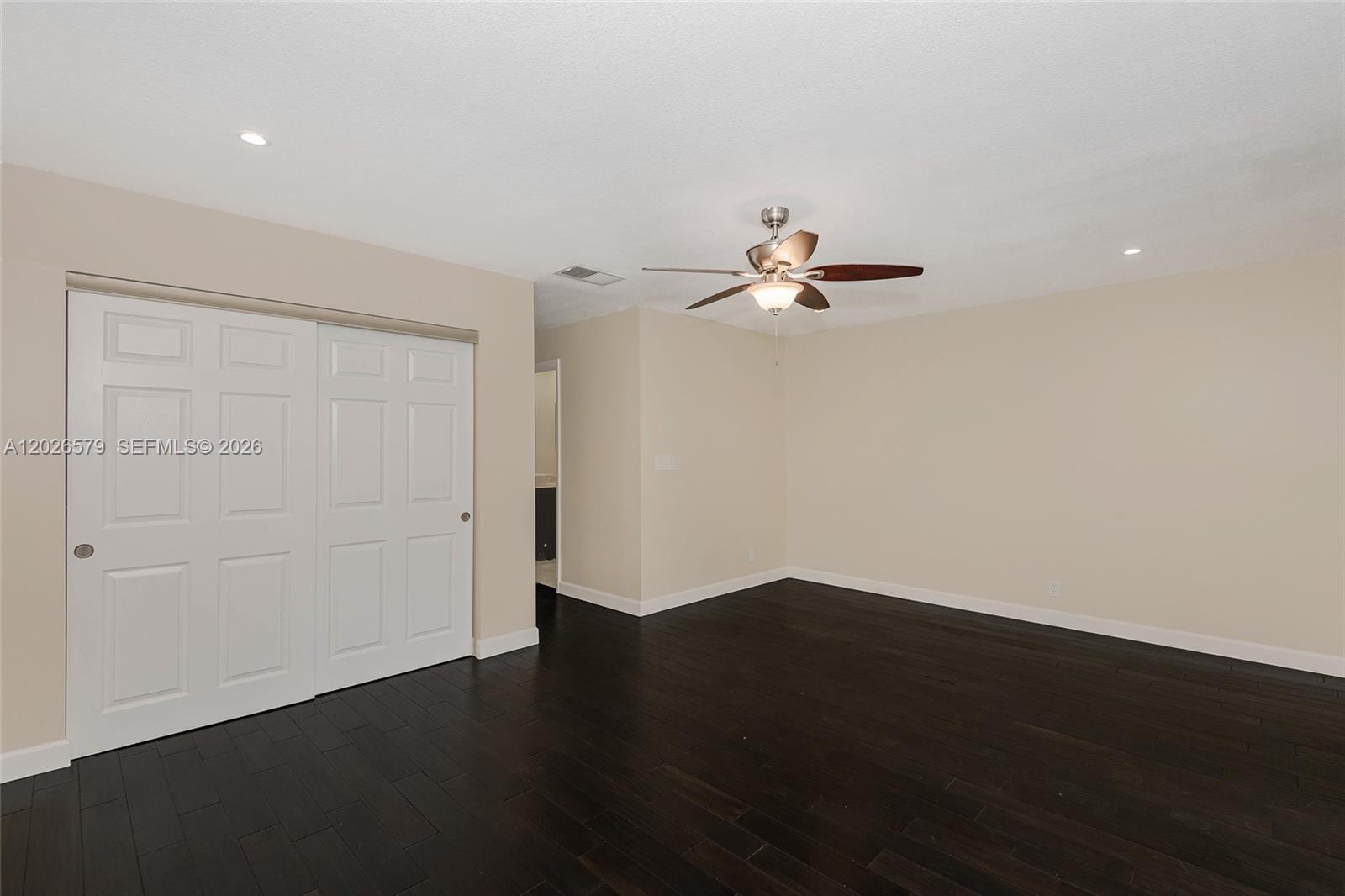HOLLYWOOD GARDENS - Residential Lease