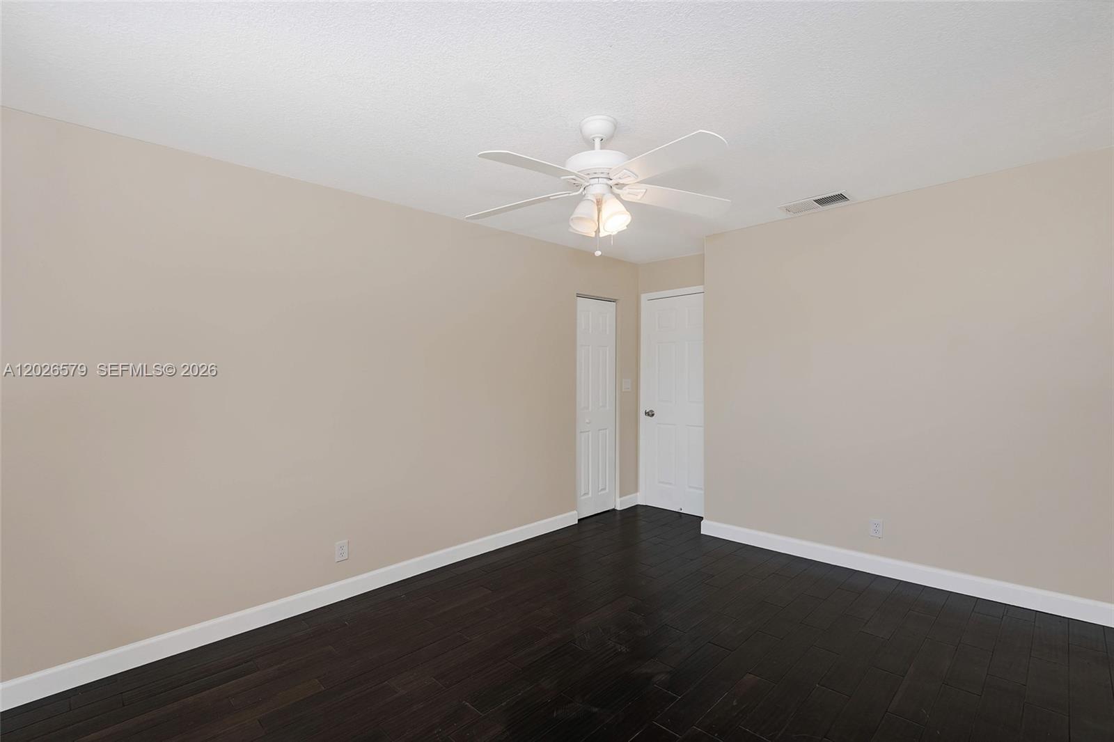 HOLLYWOOD GARDENS - Residential Lease