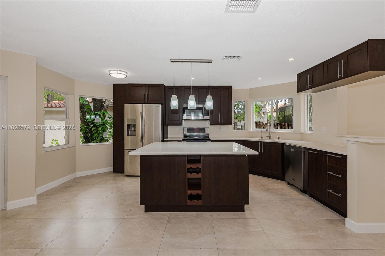 HOLLYWOOD GARDENS - Residential Lease