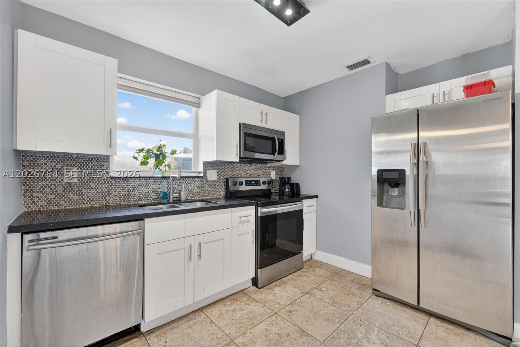 TWIN LAKES HOMES - Residential