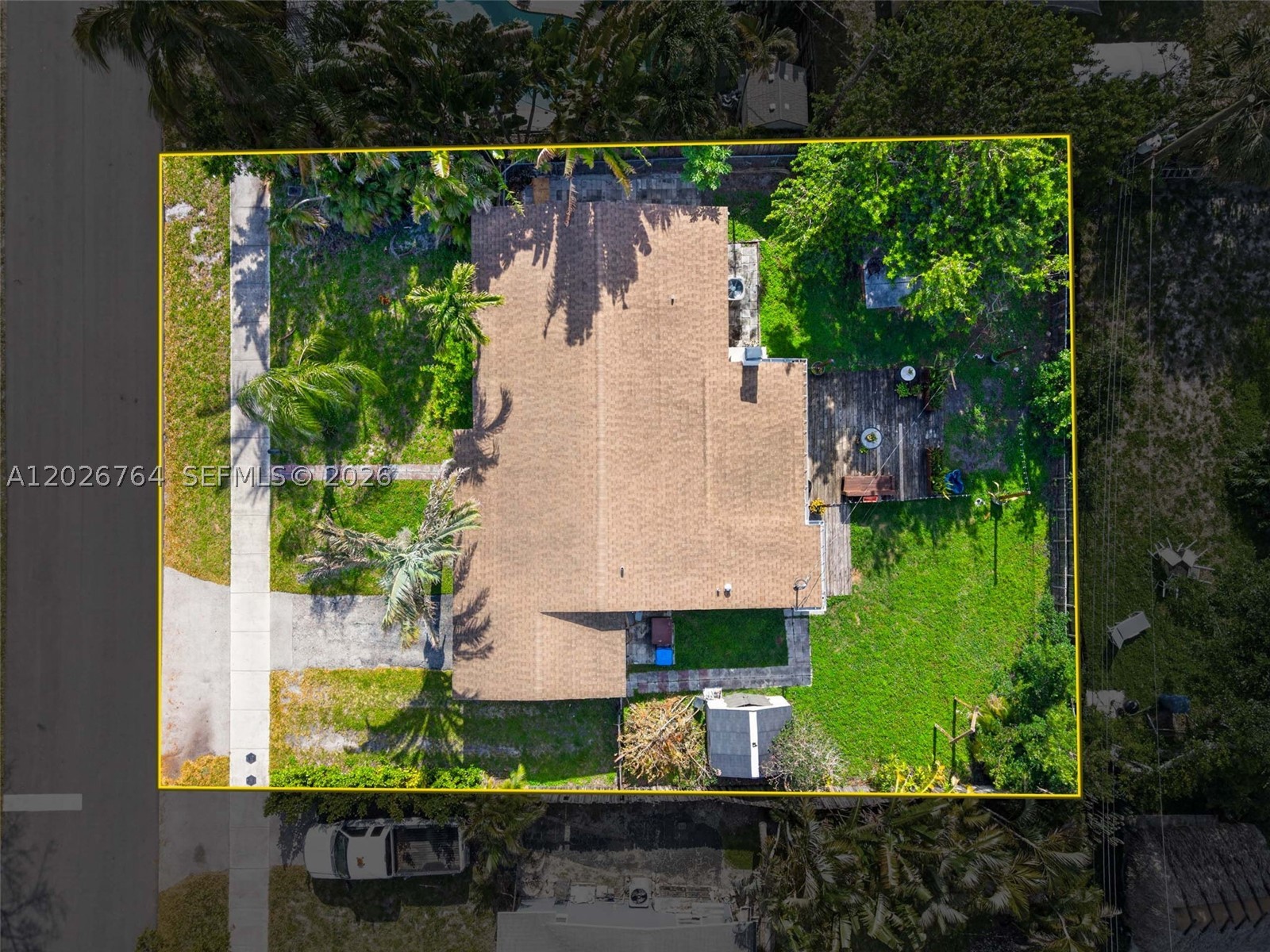 TWIN LAKES HOMES - Residential