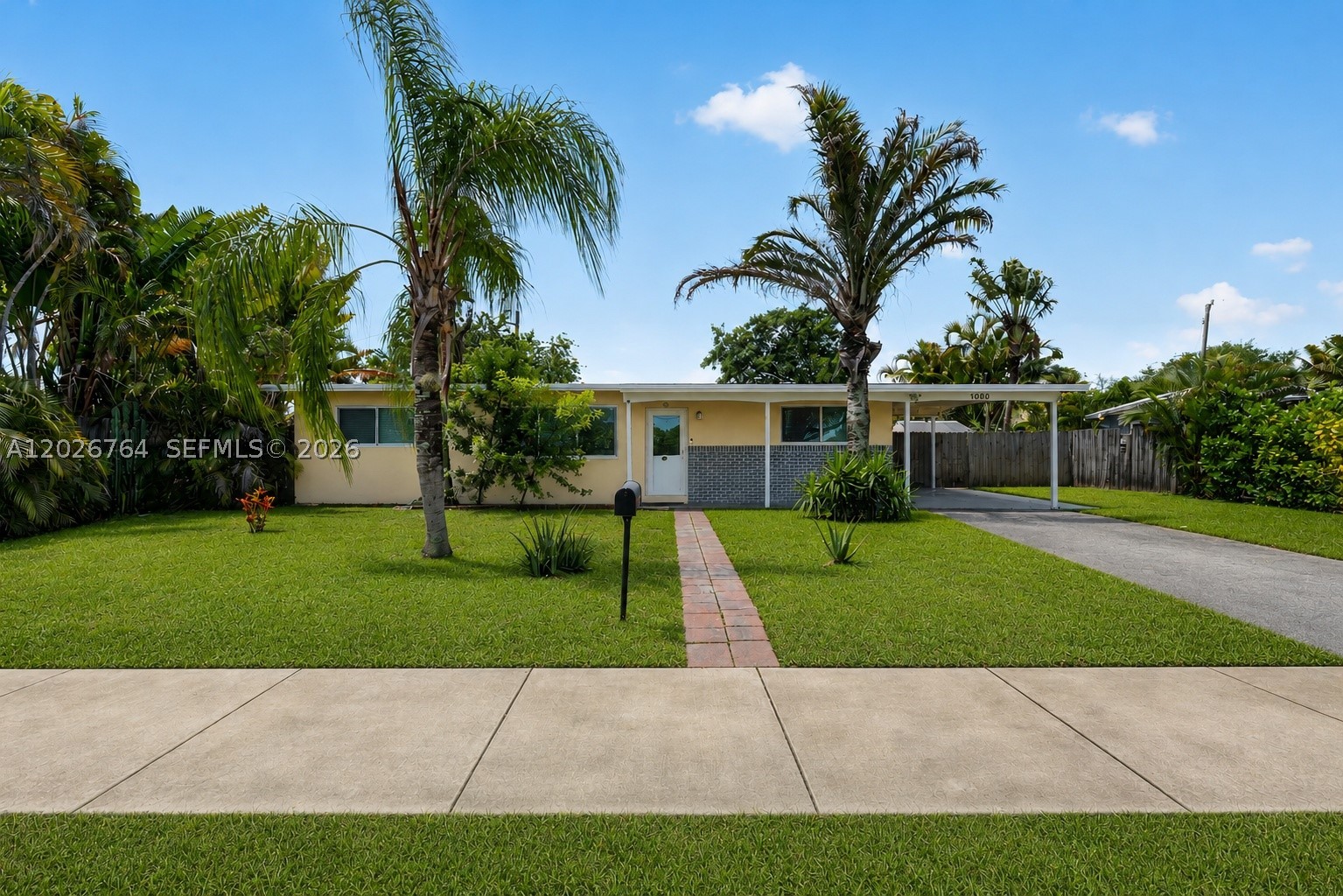 TWIN LAKES HOMES - Residential