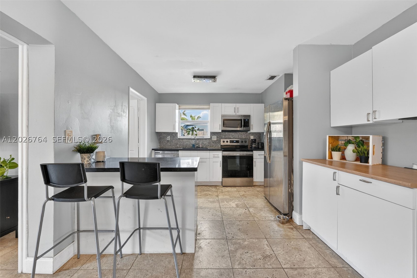 TWIN LAKES HOMES - Residential