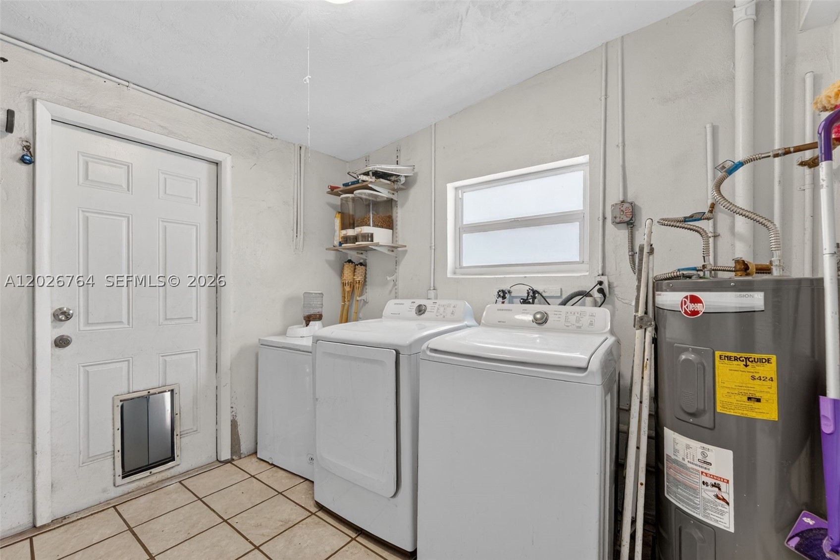 TWIN LAKES HOMES - Residential