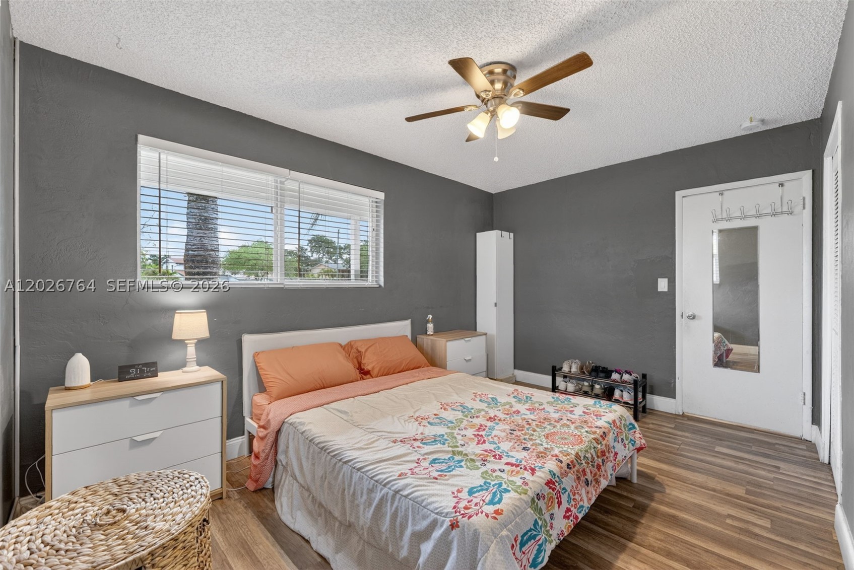 TWIN LAKES HOMES - Residential